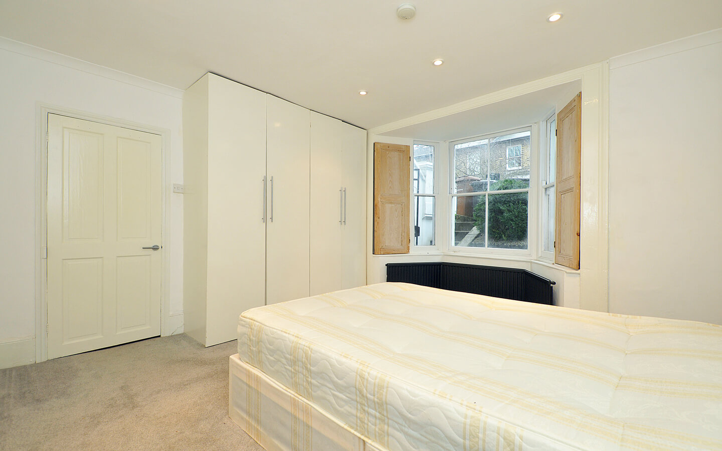 1 Bedroom Flat For Rent1 Bedroom Flat For Rent