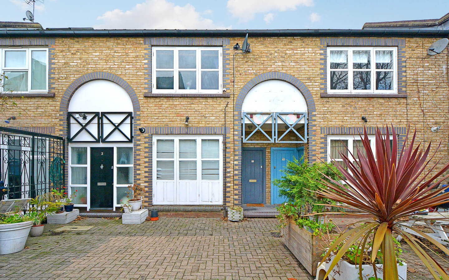 1 Bedroom Studio For Rent