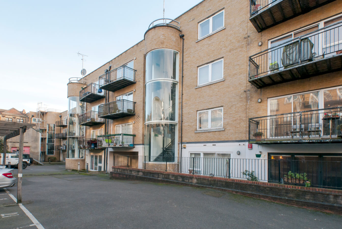 2 Bedroom Flat For Rent