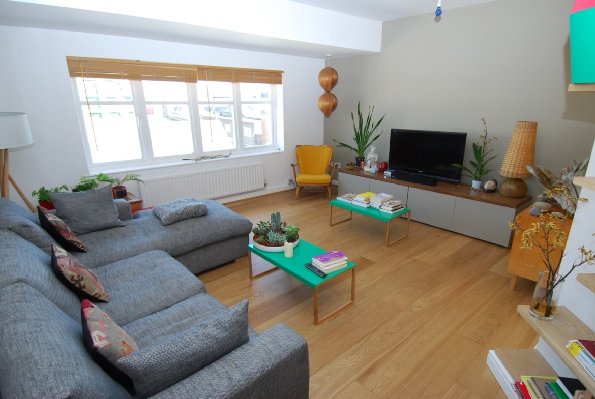 2 Bedroom Flat For Rent