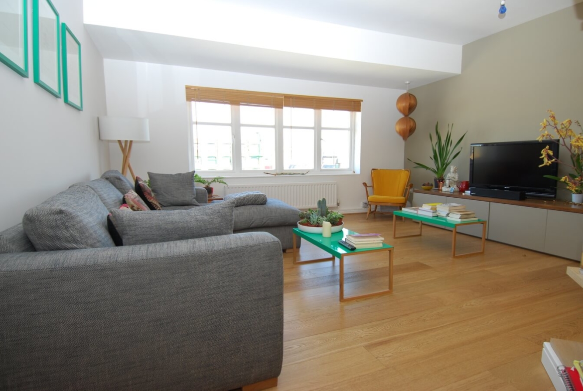 2 Bedroom Flat For Rent