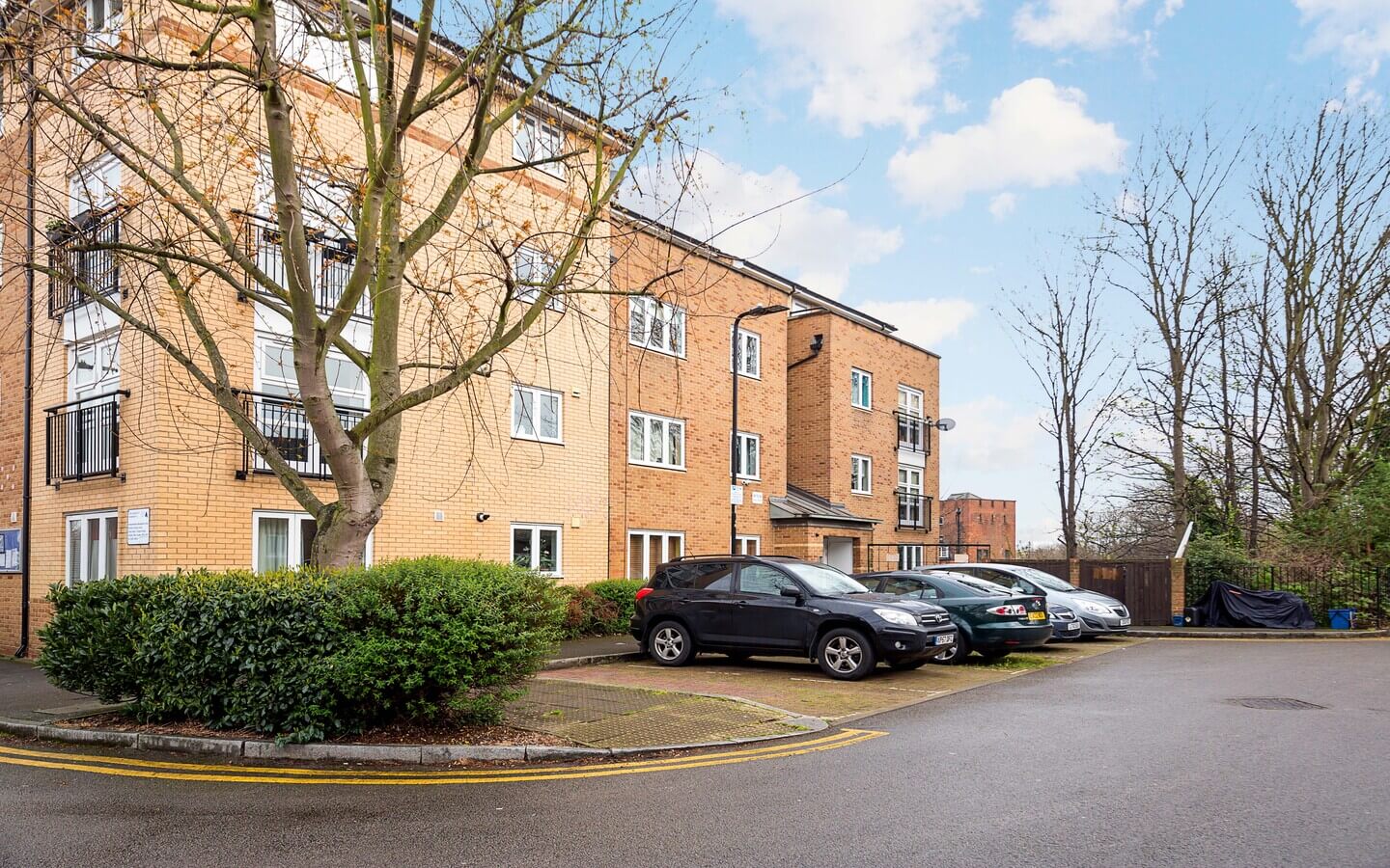 2 Bedroom Flat For Rent