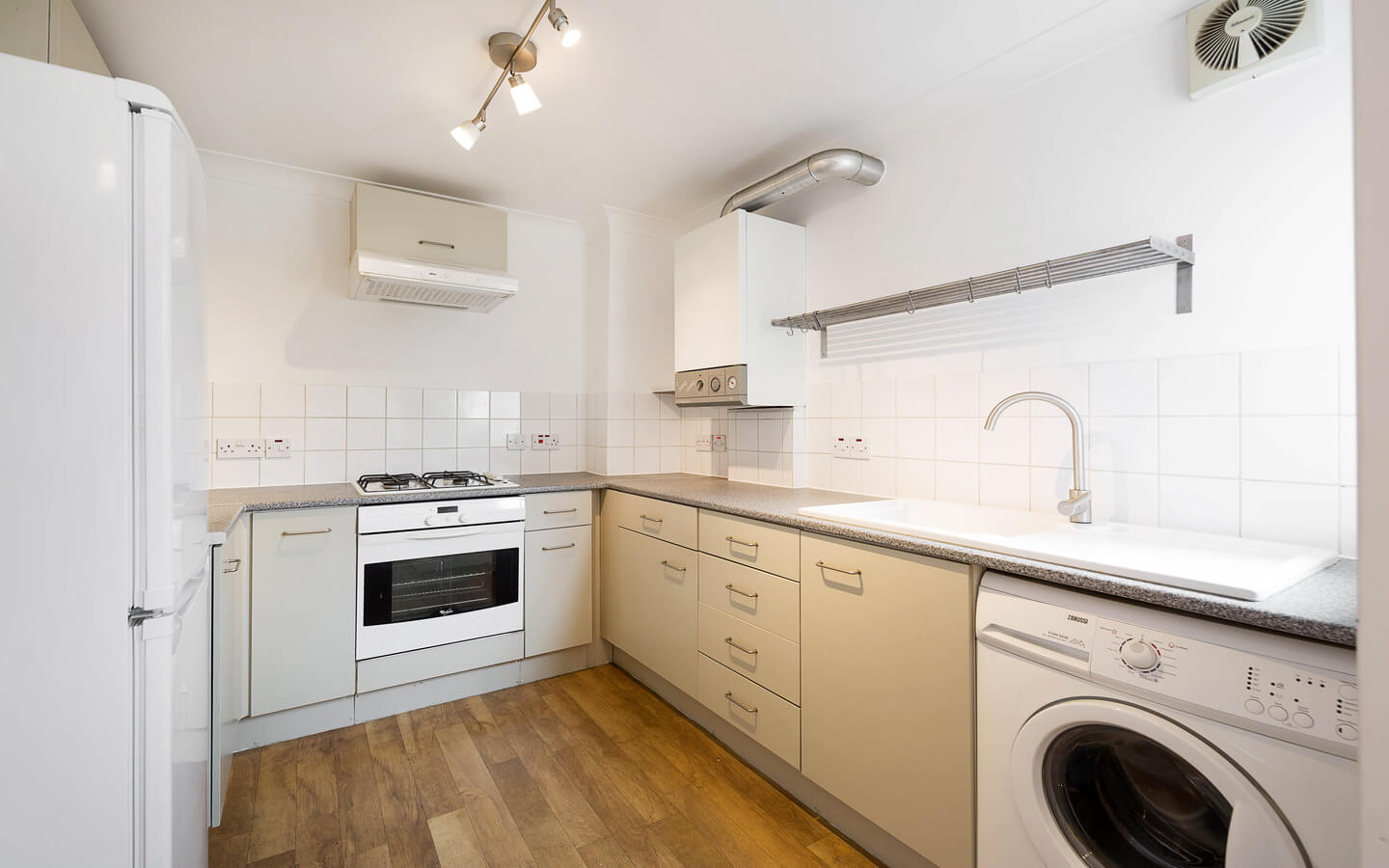 2 Bedroom Flat For Rent