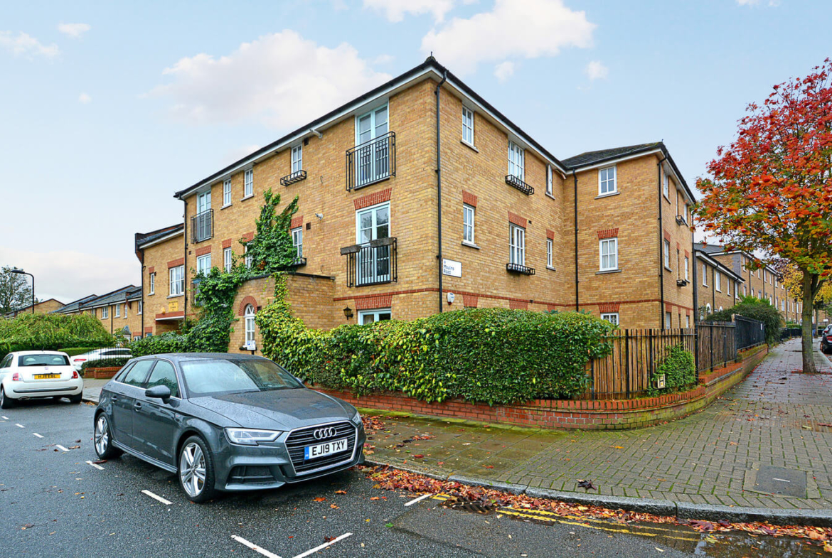 2 Bedroom Flat For Sale