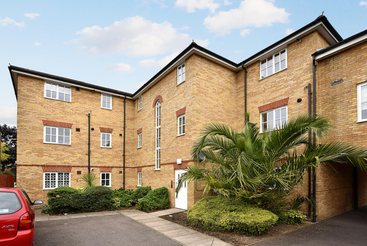 2 Bedroom Flat For Sale