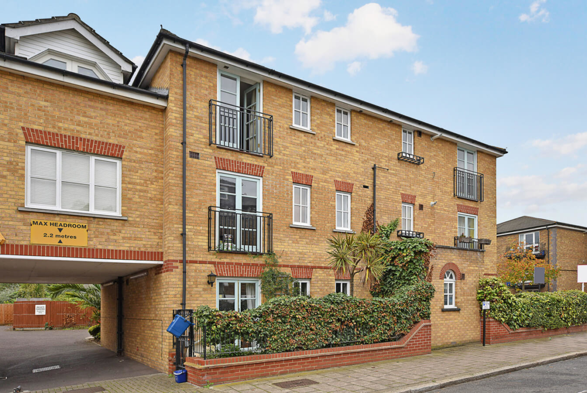 2 Bedroom Flat For Sale