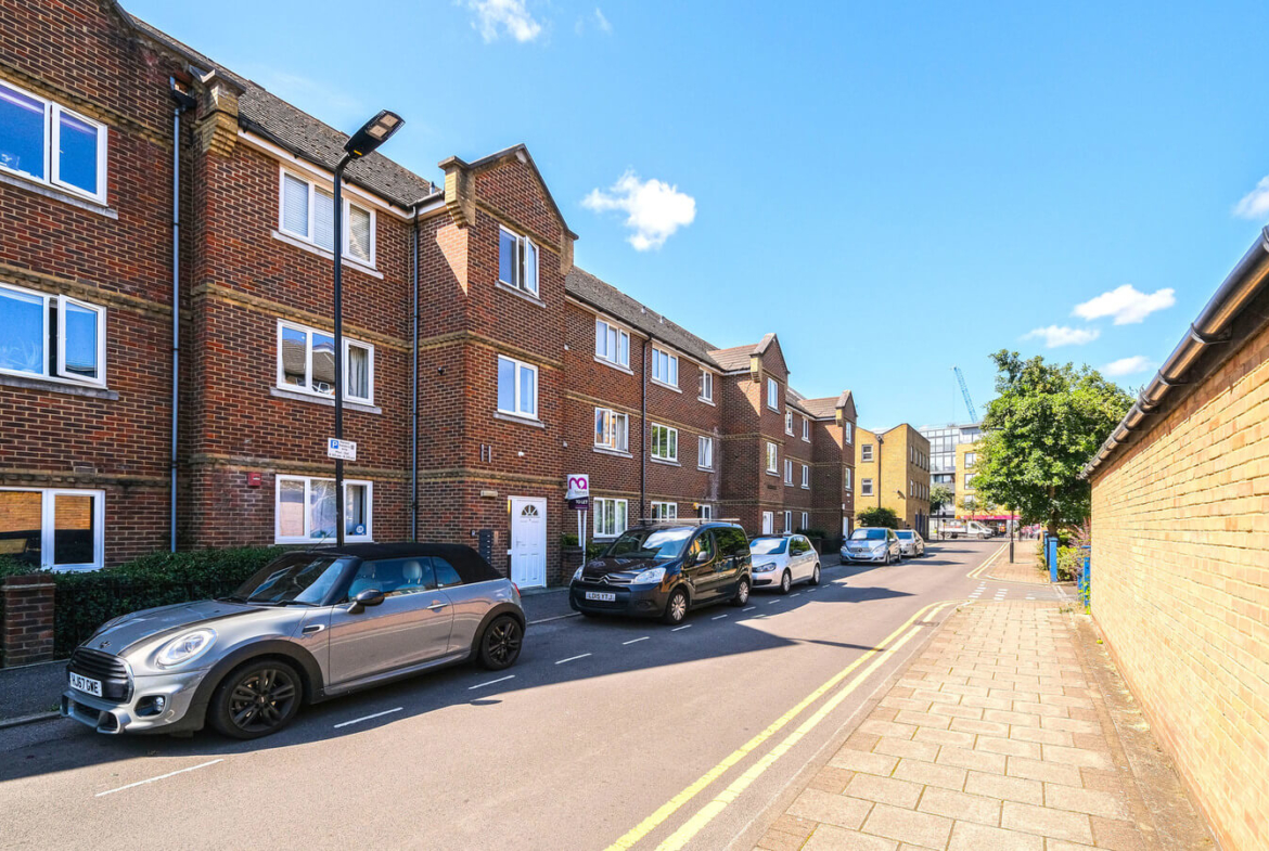2 Bedroom Flat For Rent