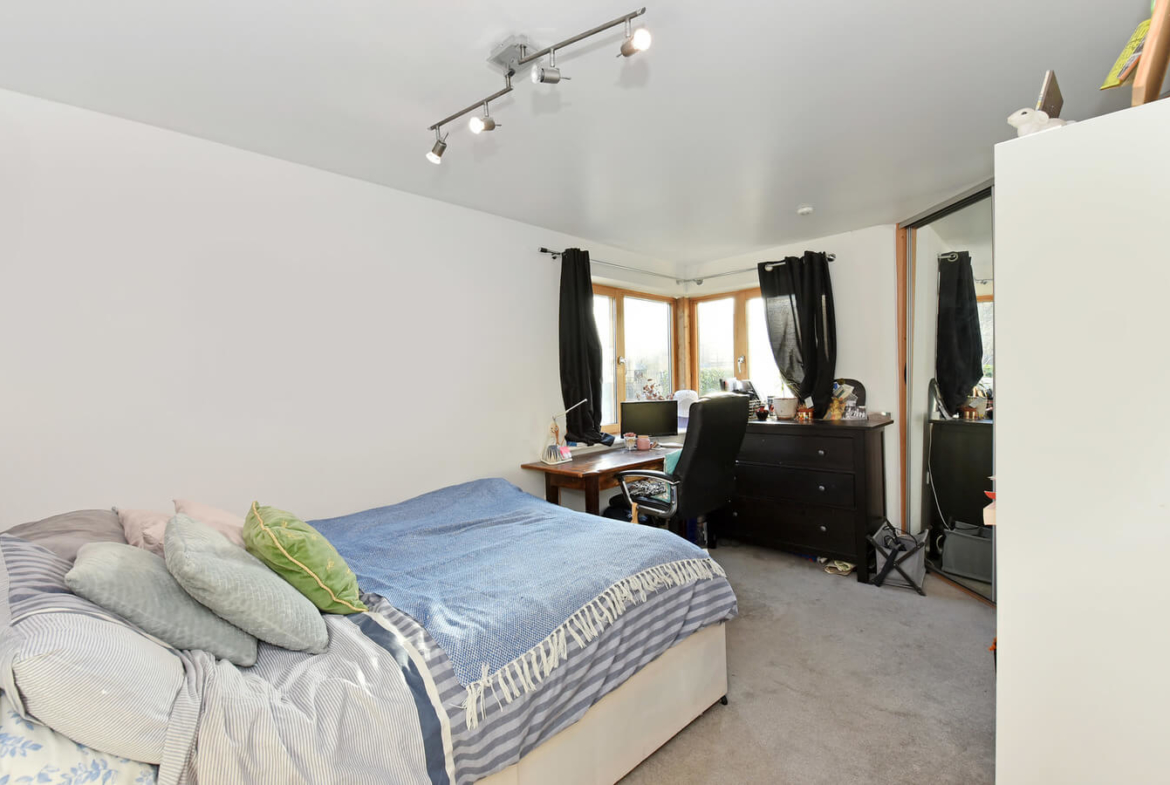 2 Bedroom Flat For Sale