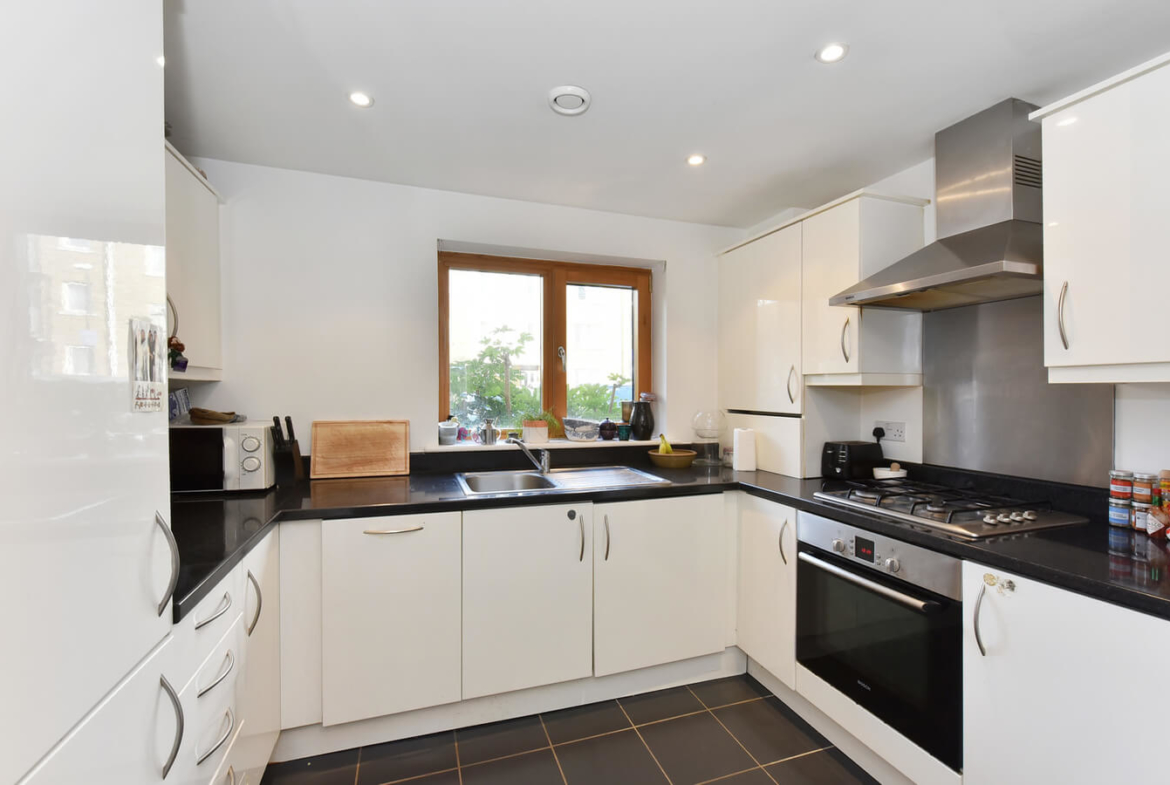 2 Bedroom Flat For Sale
