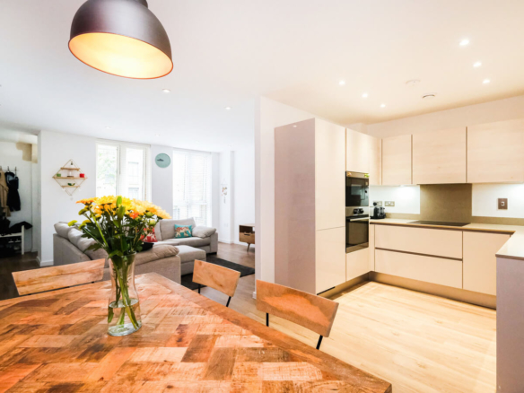 2 Bedroom Flat For Sale