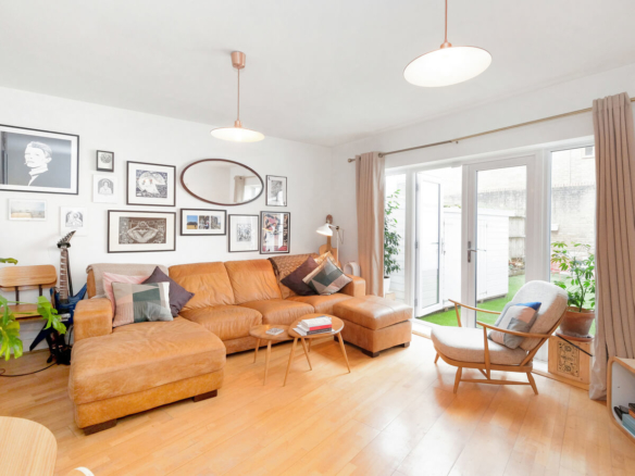 2 Bedroom Flat For Sale