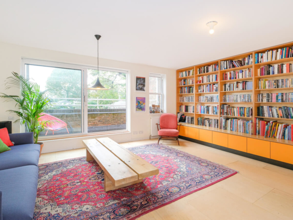 2 Bedroom Flat For Sale