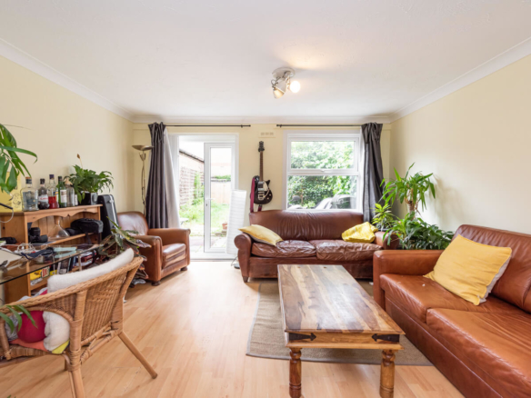 2 bedroom house for rent