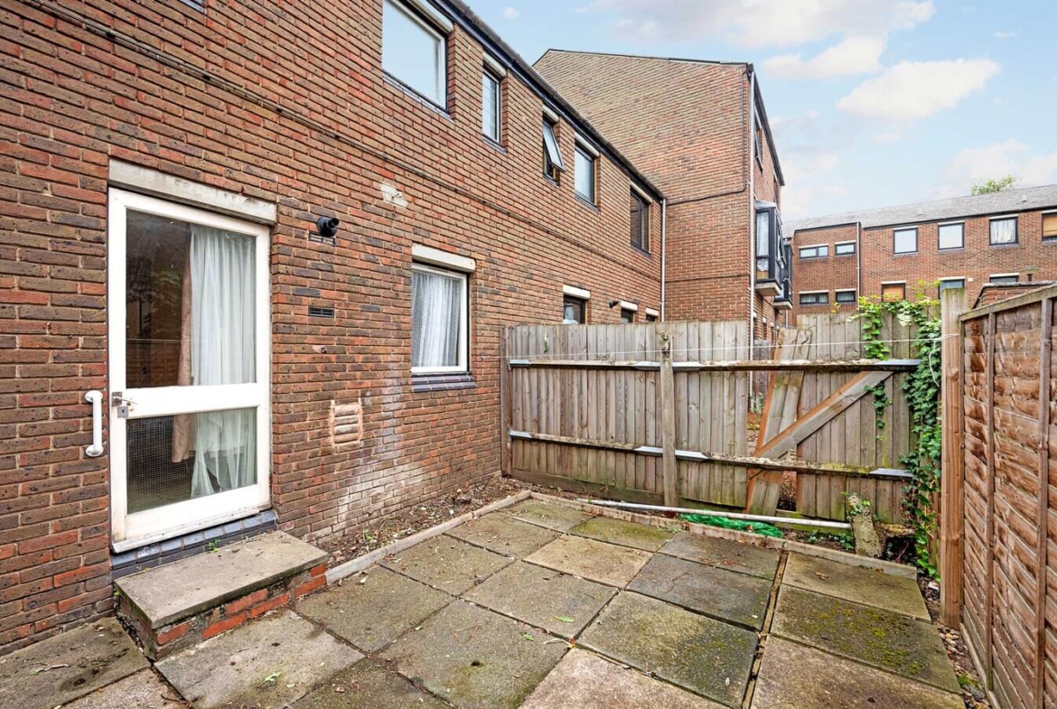 2 Bedroom House For Rent