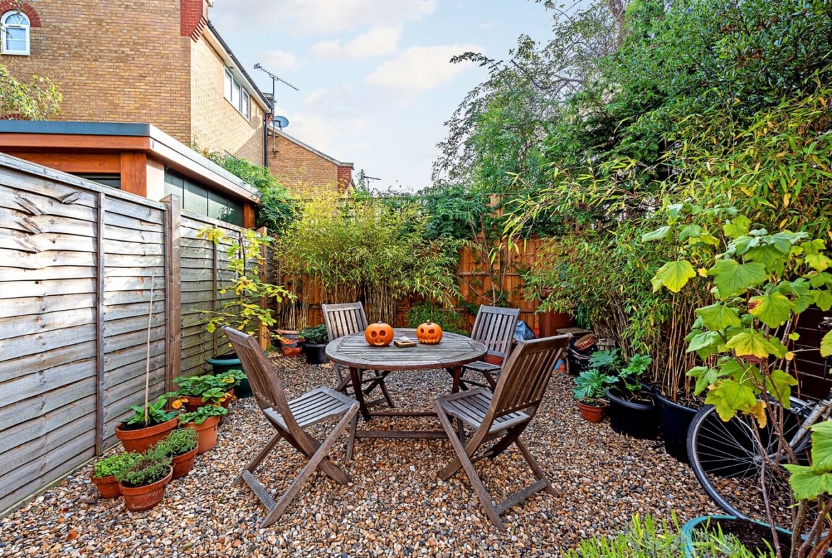 2 bedroom house for sale