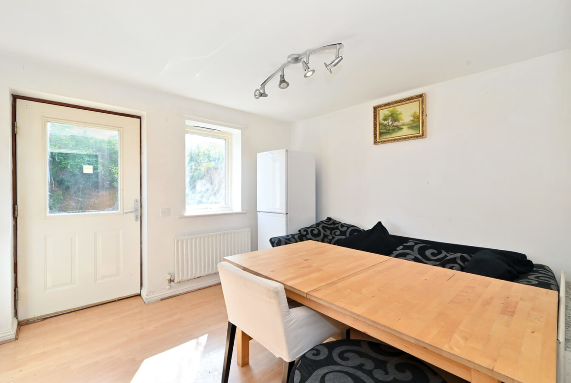 5 Bedroom House For Rent