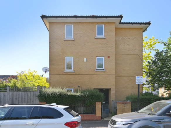 5 Bedroom House For Rent