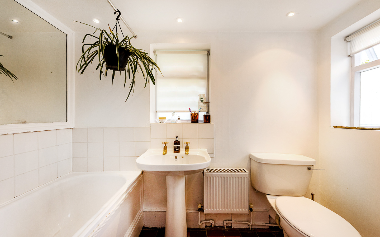 One Bedroom House For Rent - 15a E9 7AE