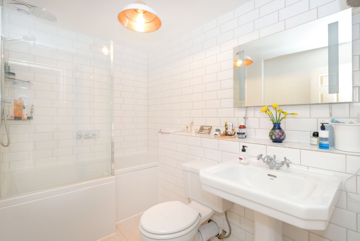 2 Bedroom Flat For Rent - London - E3 5SA