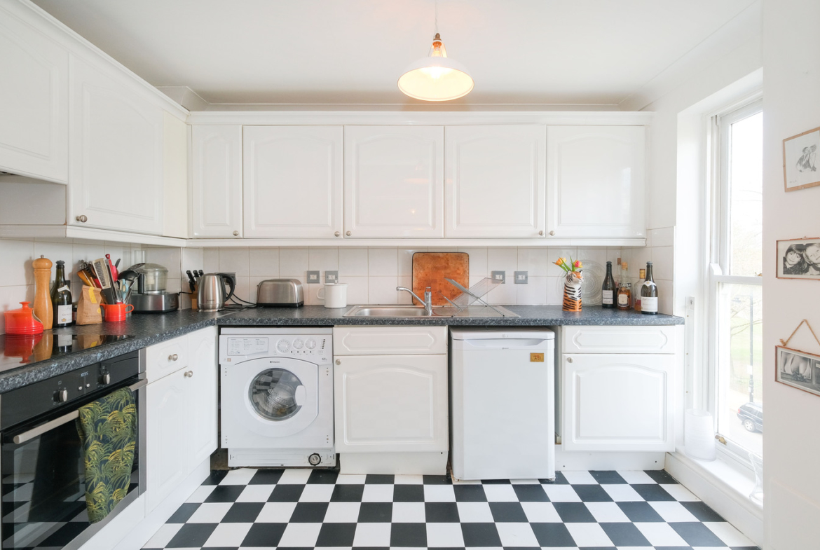 2 Bedroom Flat For Rent - London - E3 5SA