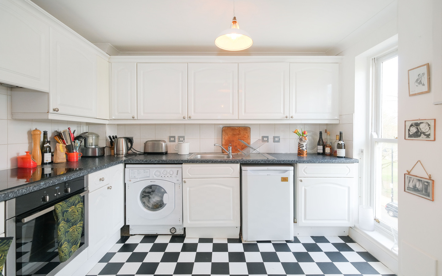 2 Bedroom Flat For Rent - London - E3 5SA