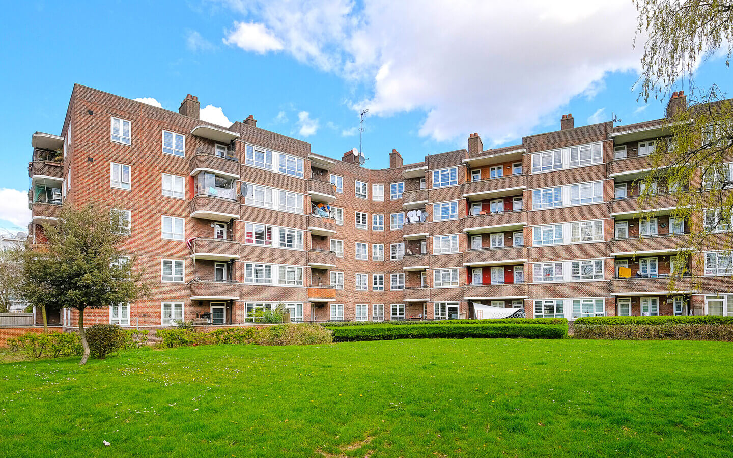 2 Bedroom Flat For Sale - Hackney - London