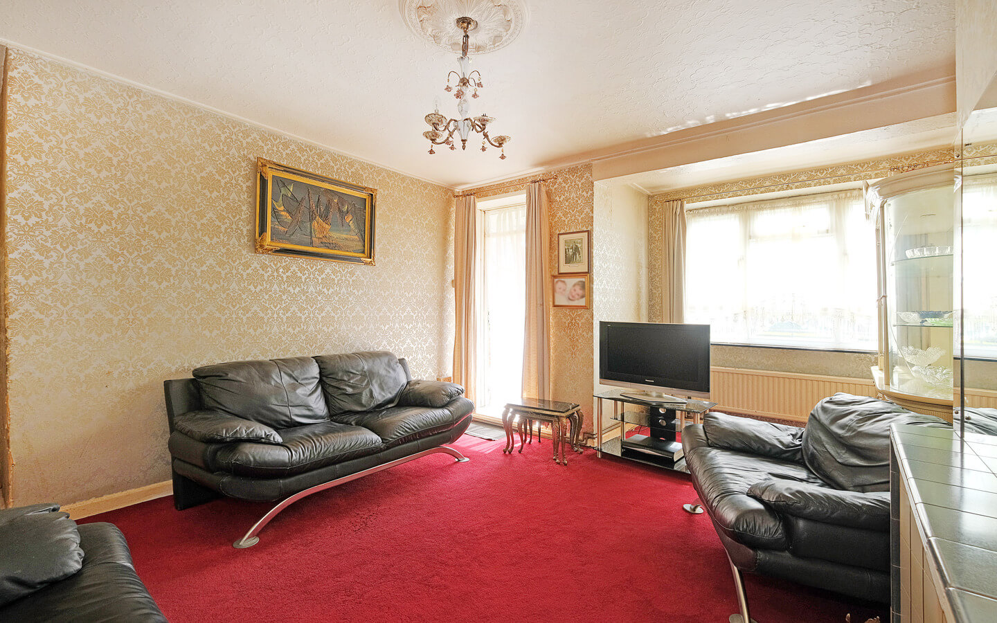 2 Bedroom Flat For Sale - Hackney - London