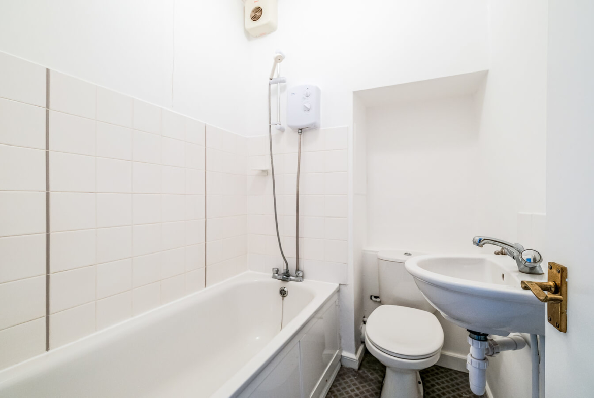 One Bedroom Flat For Rent - Hackney - London - E9 5HP