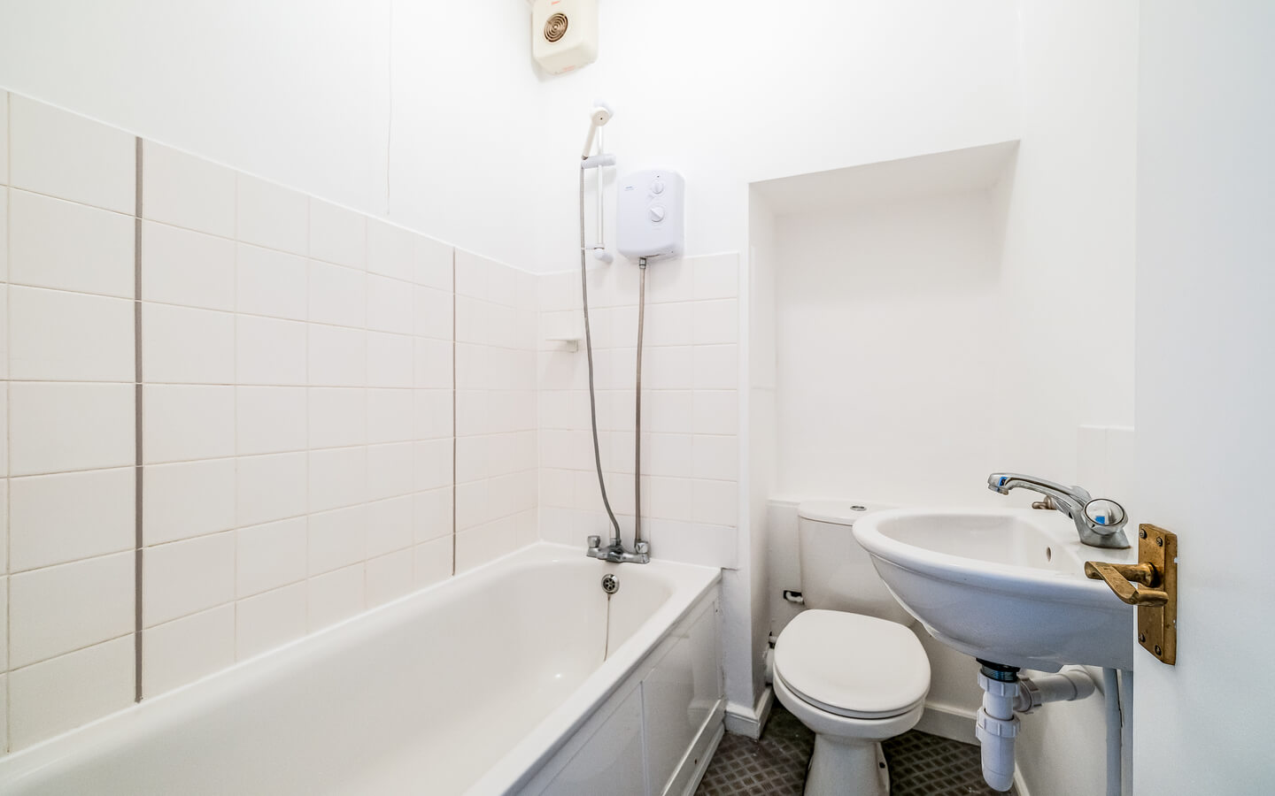 One Bedroom Flat For Rent - Hackney - London - E9 5HP