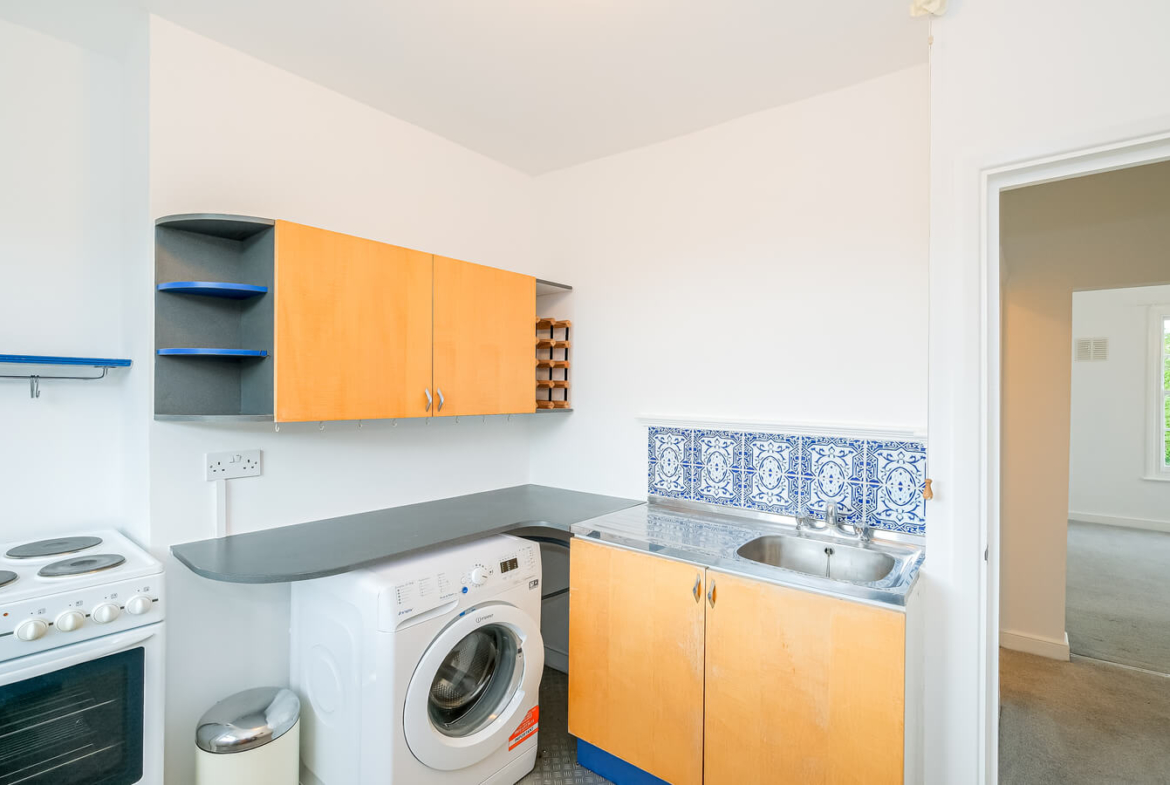 One Bedroom Flat For Rent - Hackney - London - E9 5HP