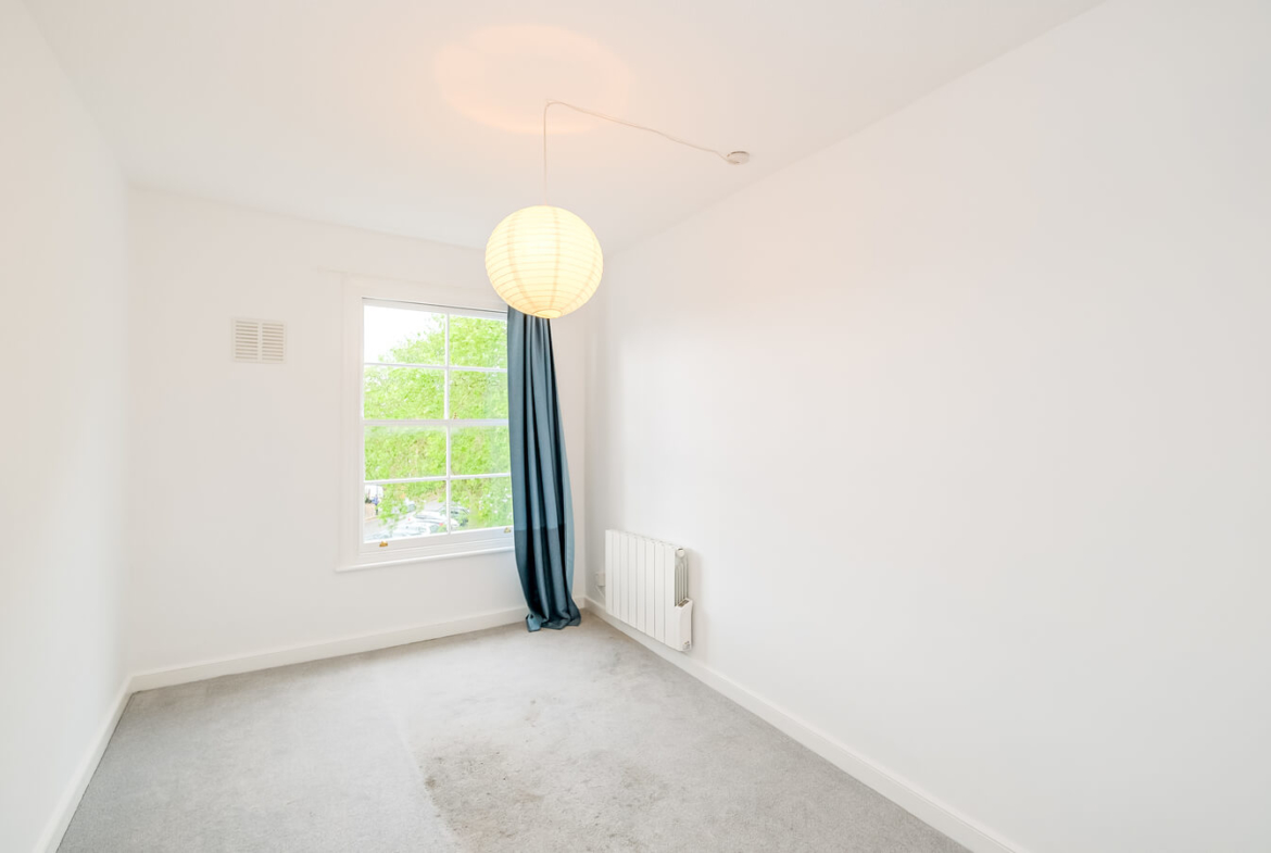 One Bedroom Flat For Rent - Hackney - London - E9 5HP