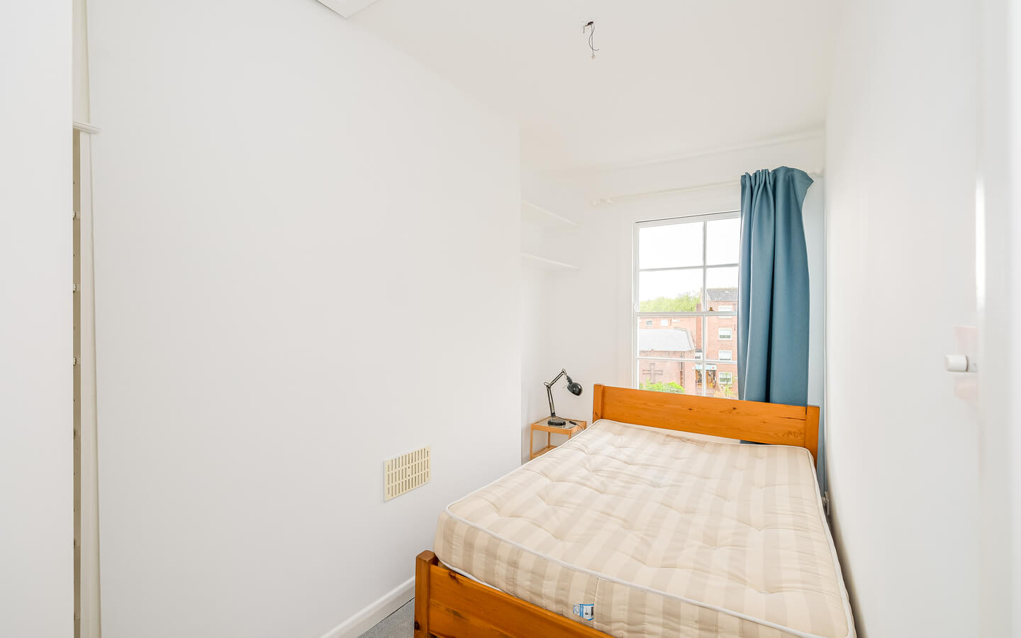One Bedroom Flat For Rent - Hackney - London - E9 5HP
