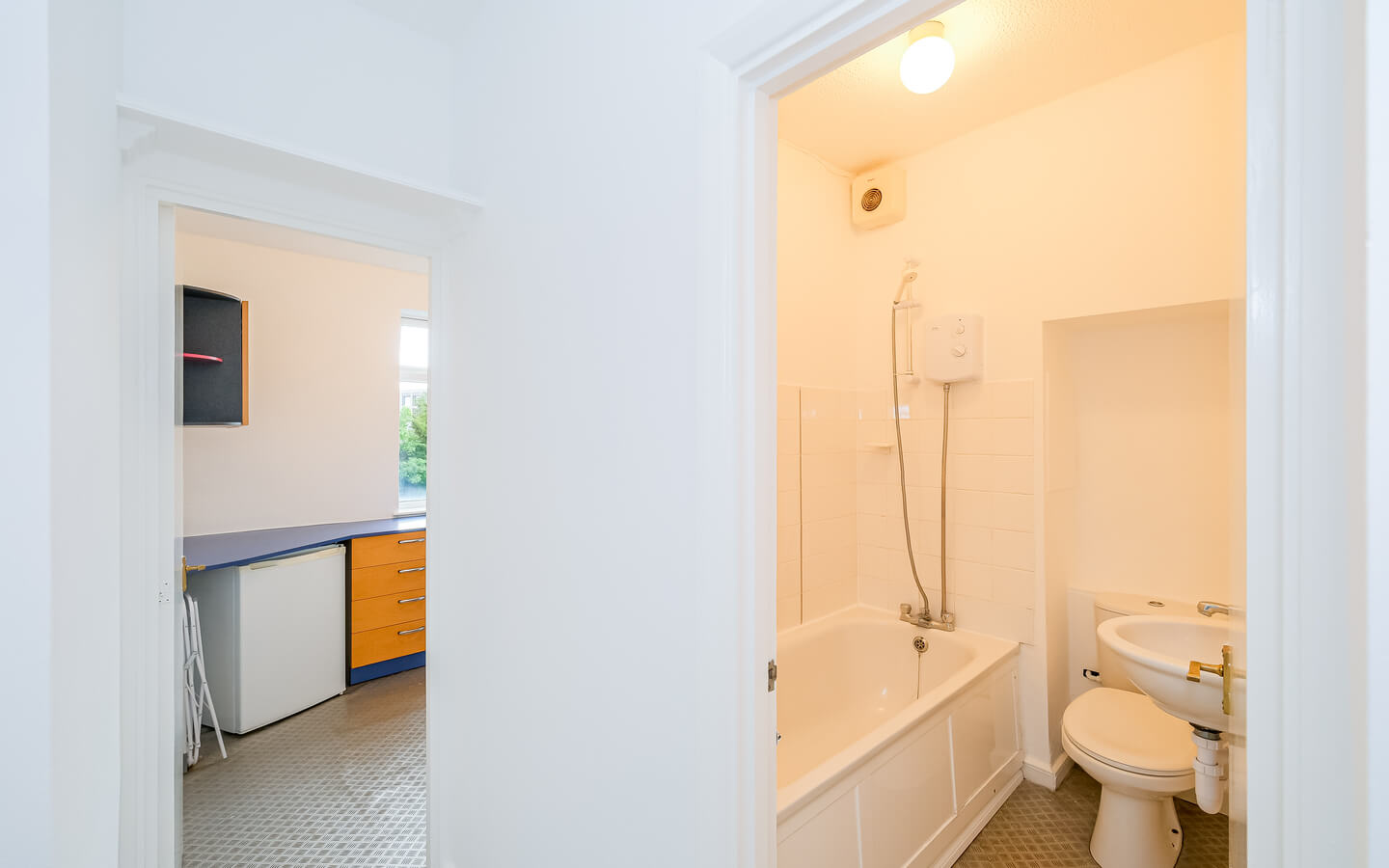 One Bedroom Flat For Rent - Hackney - London - E9 5HP