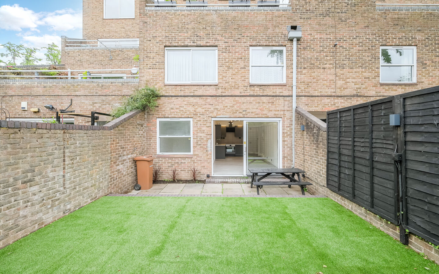 1 Bedroom Flat For Rent - Hackney - London - E9 7HF
