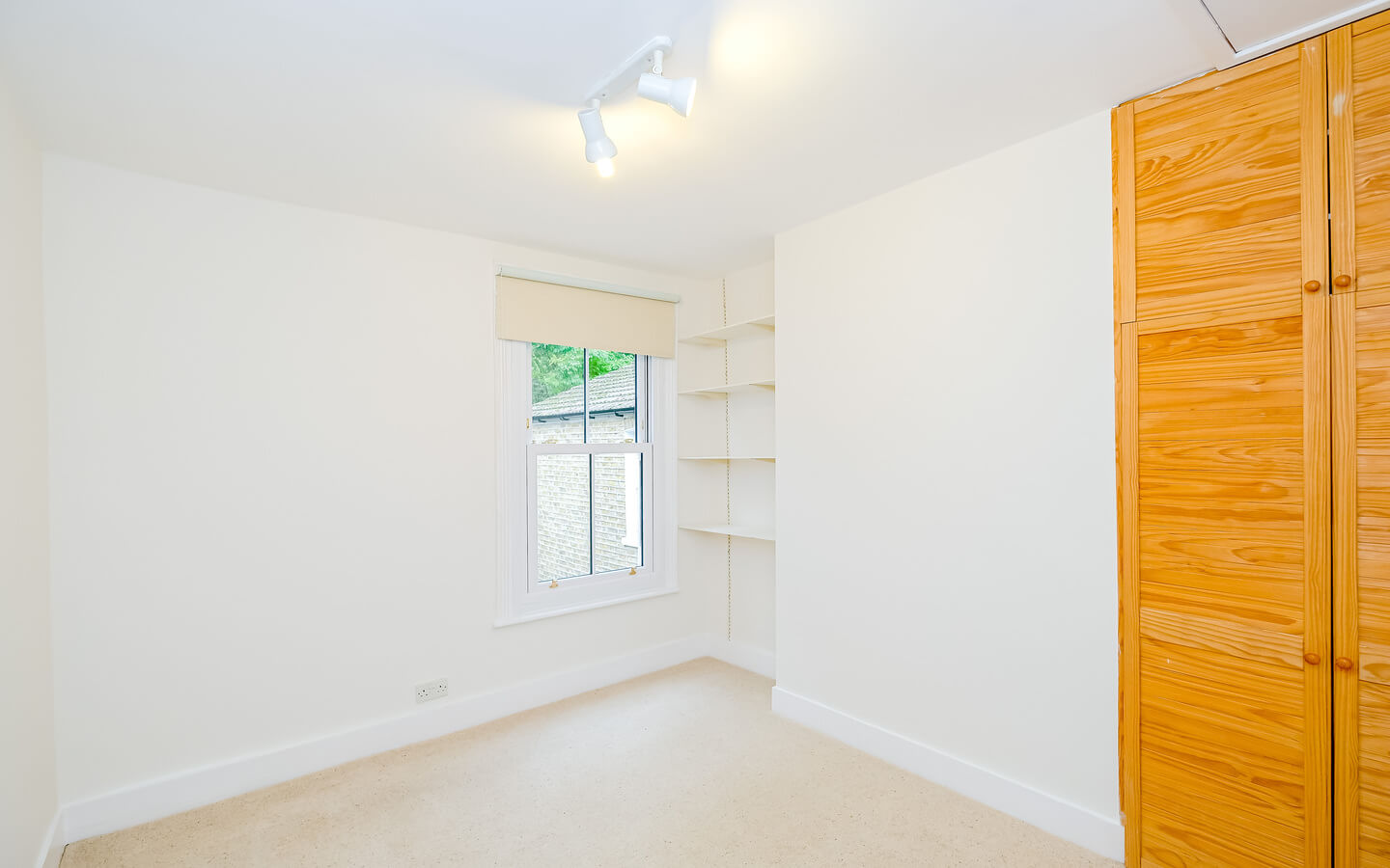3 Bedroom House For Rent - London - E3