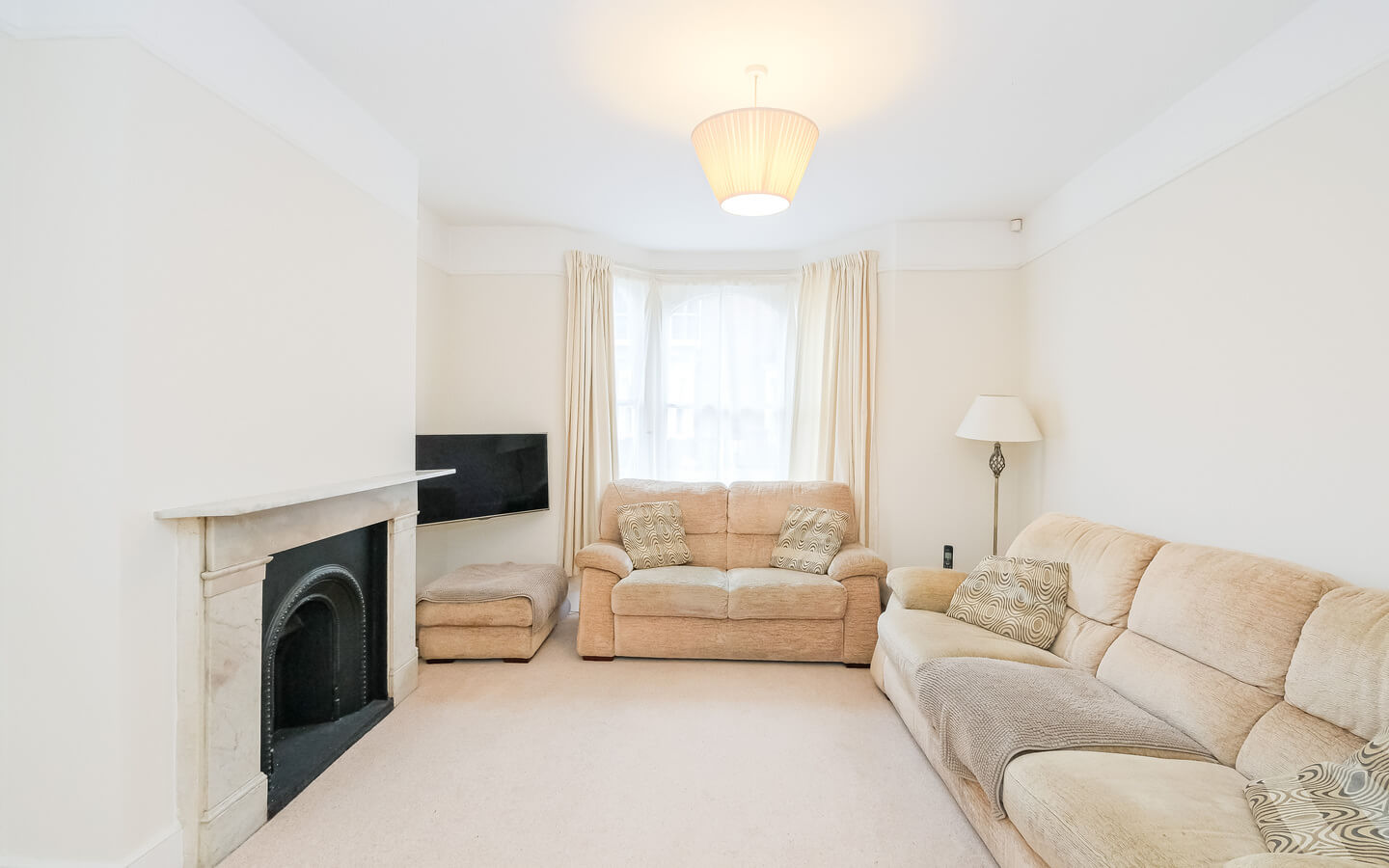 3 Bedroom House For Rent - London - E3