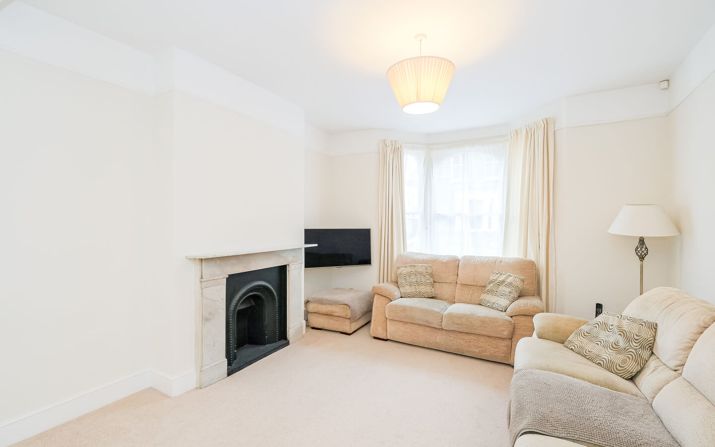 3 Bedroom House For Rent - London - E3