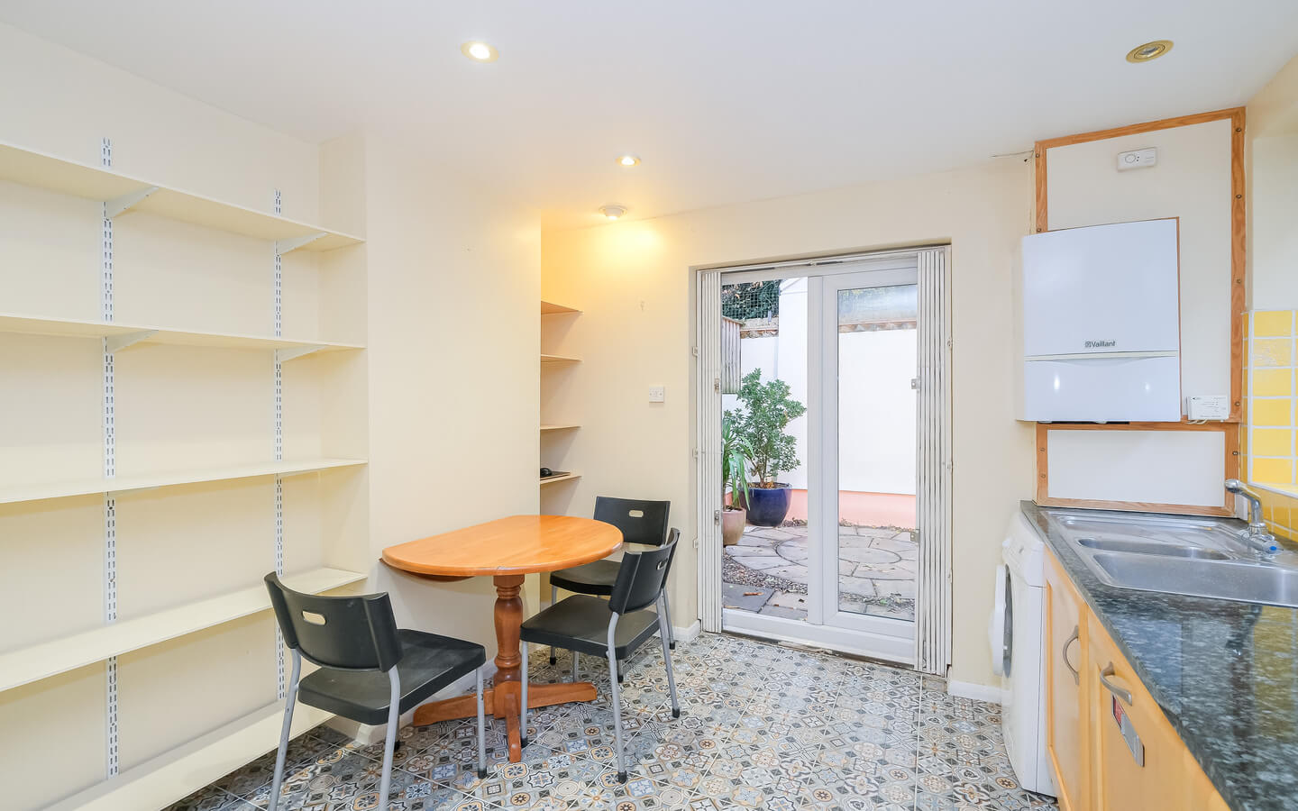 3 Bedroom House For Rent - London - E3