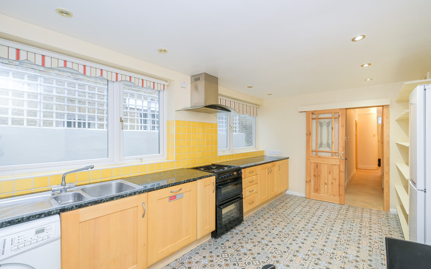 3 Bedroom House For Rent - London - E3