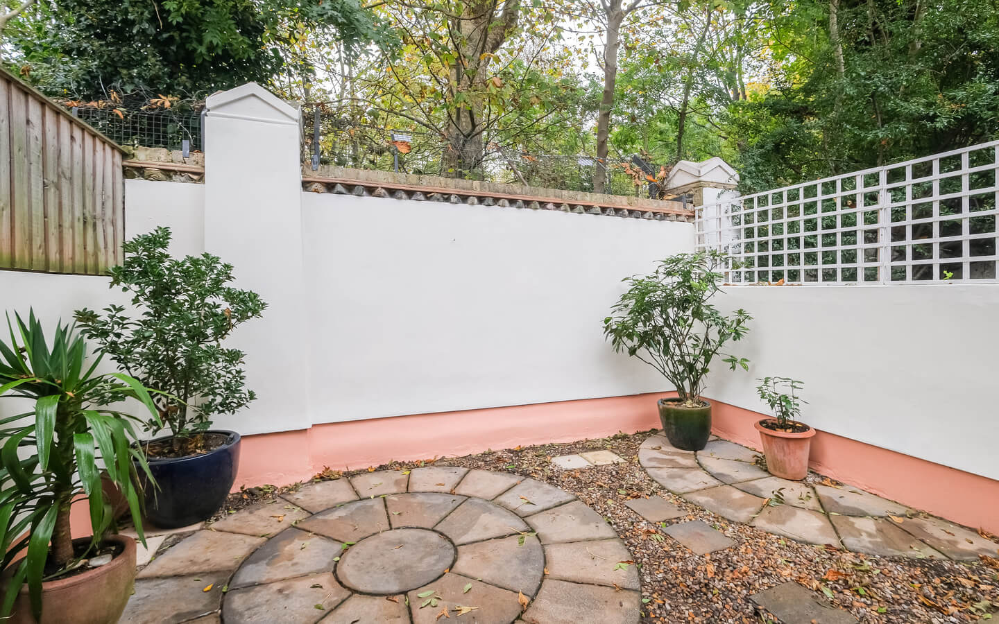 3 Bedroom House For Rent - London - E3