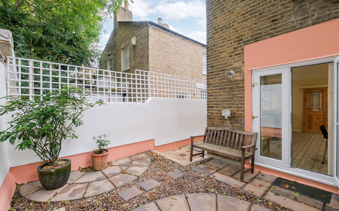 3 Bedroom House For Rent - London - E3