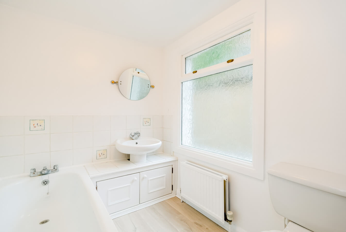 3 Bedroom House For Rent - London - E3