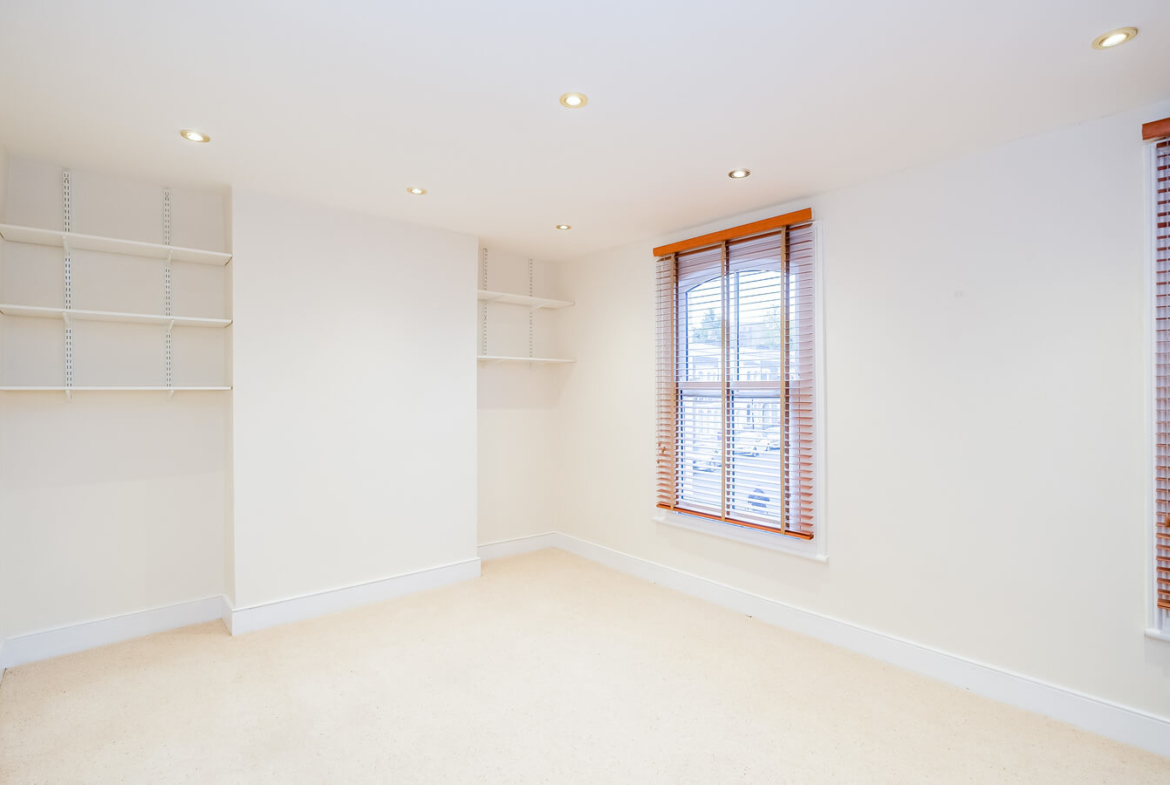 3 Bedroom House For Rent - London - E3