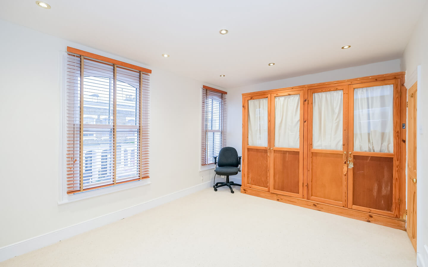 3 Bedroom House For Rent - London - E3