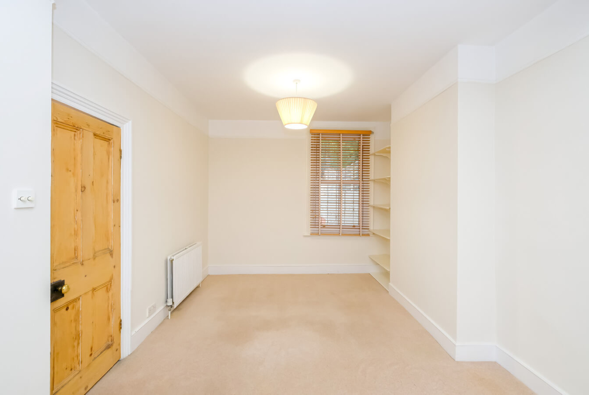 3 Bedroom House For Rent - London - E3