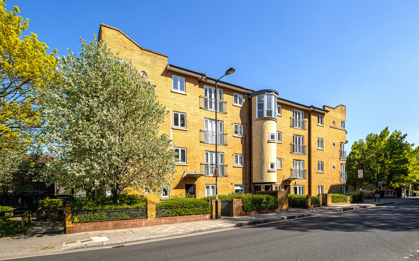 1 Bedroom Flat For Sale - Hackney - London - E9 5HN