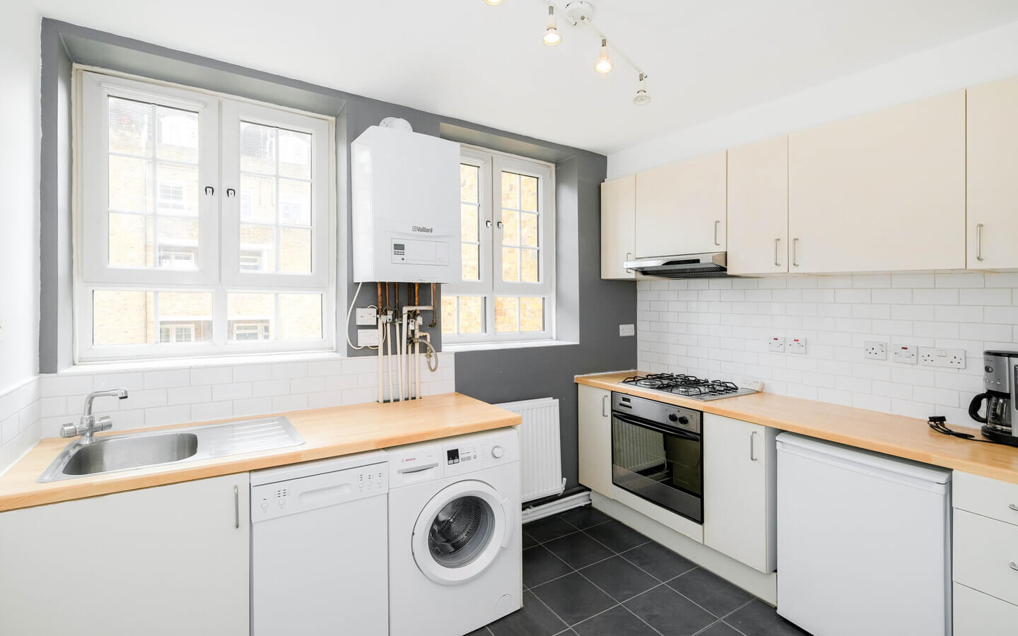 1 bedroom flat for sale in hackney london E9