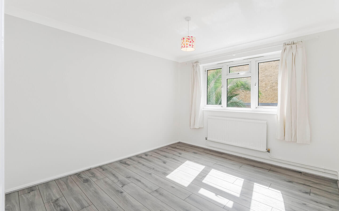 2 Bedroom Flat For Rent E2 Hackney London