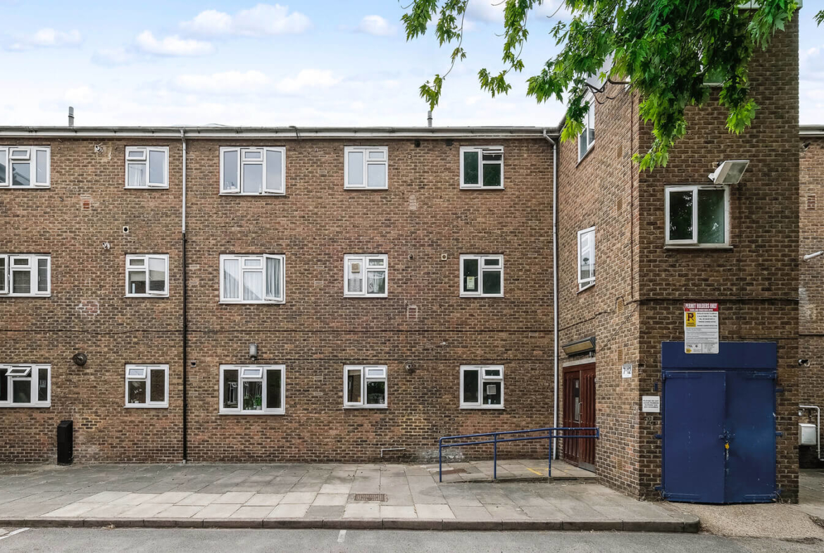 2 Bedroom Flat For Rent E2 Hackney London