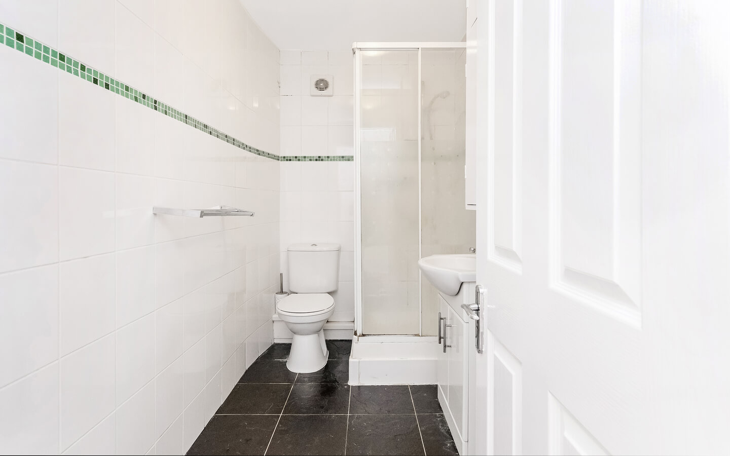 2 Bedroom Flat For Rent E2 Hackney London